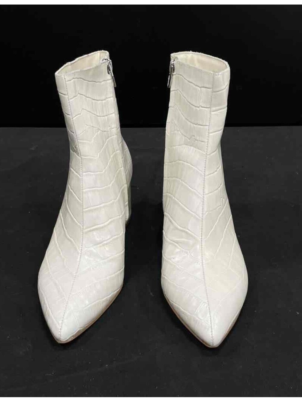 Dolce Vita Womens White Crocodile Print Pointed Toe Ankle Booties Size 9.5